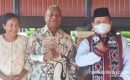 Hadiri Open House Natal 2022 di Mandopi | Gubernur Papua Barat 2017 – 2022 Kenalkan Mubalig Daerah ke Istri