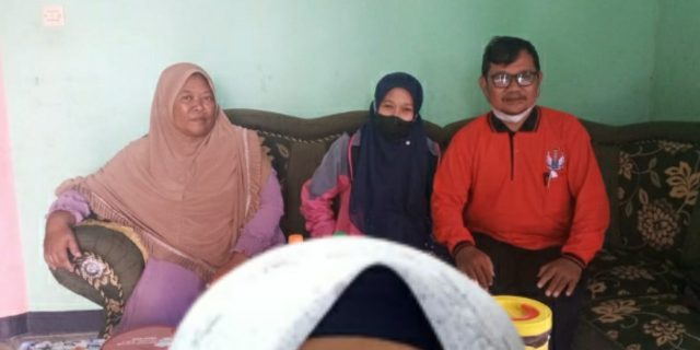 Kunjungi Keluarga Ghair Asal Indramayu di Distrik Sidey
