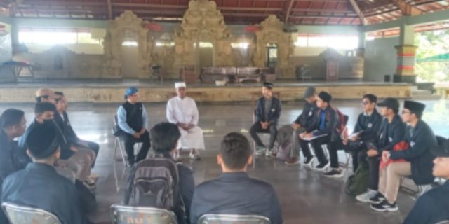 Bekali Pengalaman Empiris | Kunjungan Akademik Diawali dari Batu Tulis Bekali Pengalaman Empiris | Kunjungan Akademik Diawali dari Batu Tulis