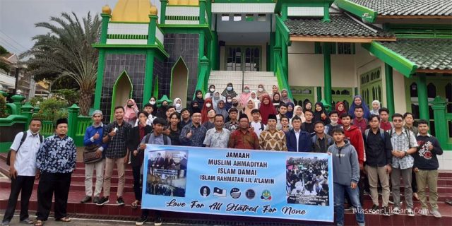 Puluhan Mahasiswa UNISA  Kuningan Belajar Tentang Ahmadiyah ke JAI Manislor